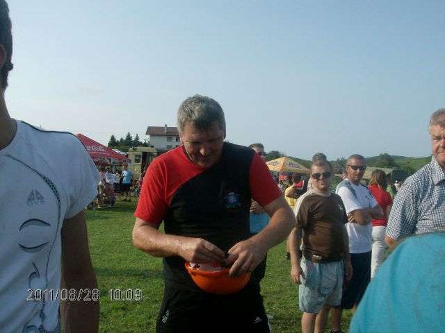 82011 003